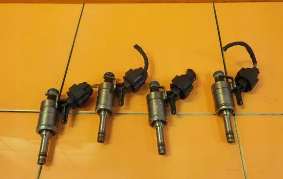 Citroen C4 I Picasso Fuel injector 759878580