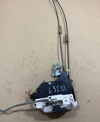 Mitsubishi Lancer X Front door lock