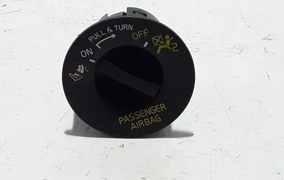 Passenger airbag on/off switch