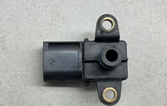 BMW 3 E46 Air pressure sensor 7503208 6PD7300 271102