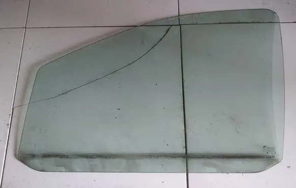 Ford Galaxy Front door window glass four-door AS2