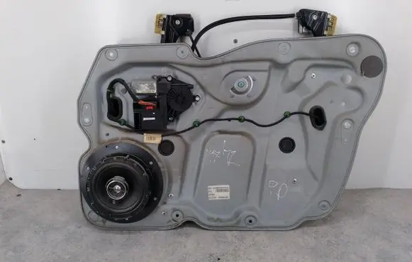 Volkswagen Caddy Front door window regulator with motor 