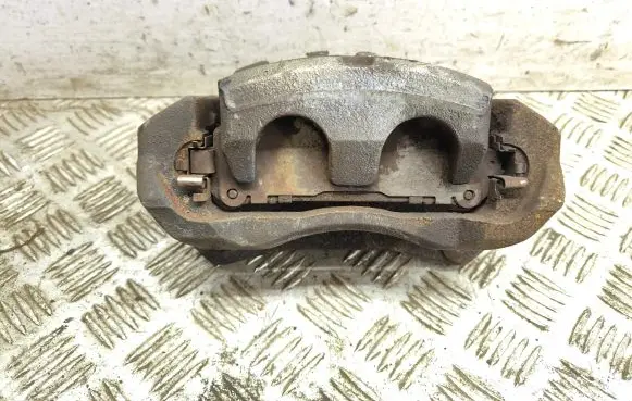 Toyota RAV 4 (XA50) Front brake caliper