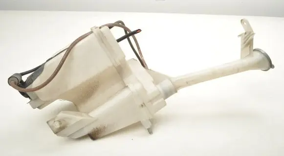 Nissan Juke I F15 Windshield washer fluid reservoir/tank