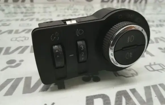 Opel Astra J Light switch 13268695 251544