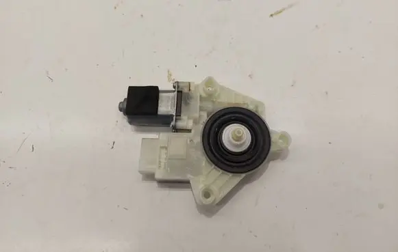 Volkswagen PASSAT B8 Rear door window regulator motor 5Q4959812E SVM40311