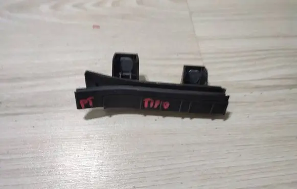 Fiat Tipo Rear door windshield rail 52008494