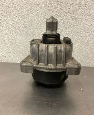 BMW M5 Engine mount bracket 6851263 686235