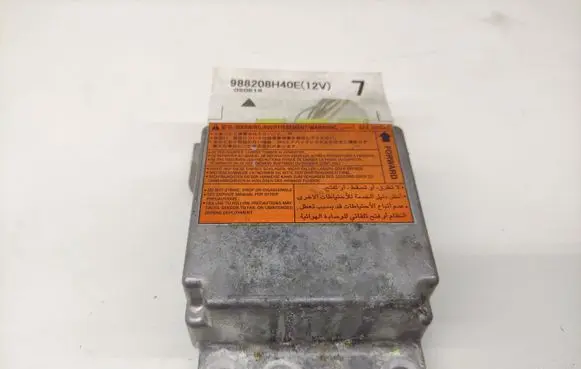 Nissan X-Trail T30 Airbag control unit/module 988208H40E