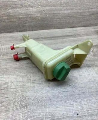 Audi A6 S6 C5 4B Power steering fluid tank/reservoir 8D0422373J