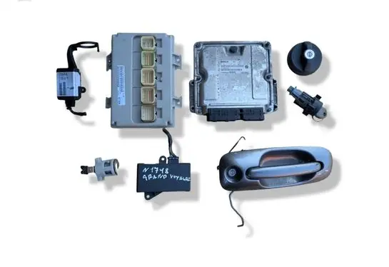 Chrysler Grand Voyager IV Engine ECU kit and lock set 0281012999 P05094800AC
