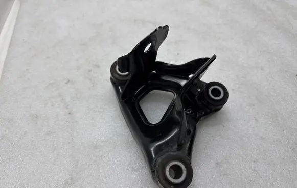 Tesla Model Y Engine mounting bracket 111023200C 111023400B CFC22003011773