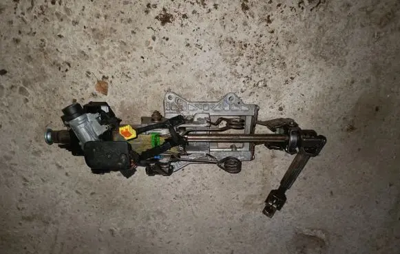 Audi A3 S3 8P Steering wheel axle 8P0907137Q