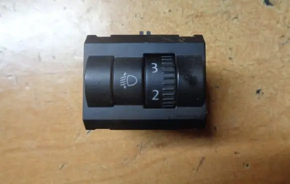 Skoda Fabia Mk2 (5J) Headlight level height control switch 5J0941333A