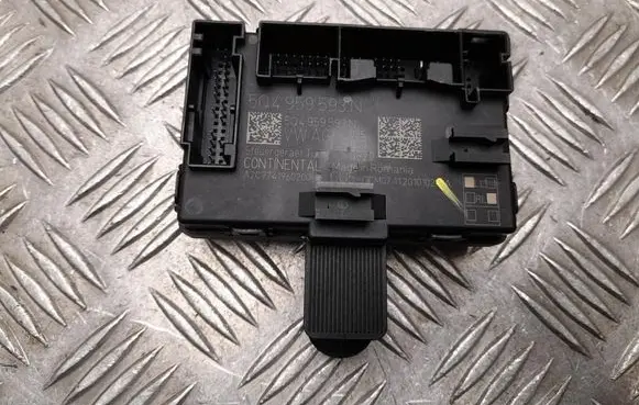 Skoda Superb B8 (3V) Door control unit/module 5Q4959593N