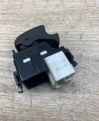 Toyota Corolla E120 E130 Electric window control switch 6073065
