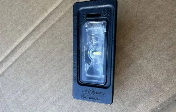 Volkswagen Tiguan Allspace Number plate light 5NA943021