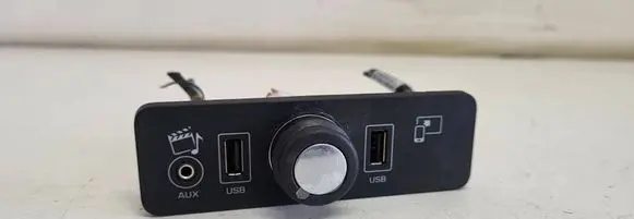 Land Rover Range Rover Sport L494 USB socket connector CPLA19C166AC 160302B0997X