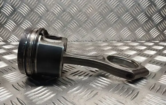 Piston with connecting rod