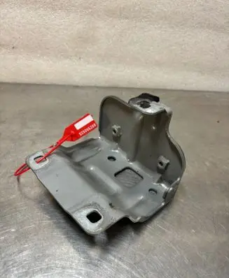 Dacia Duster III Fender mounting bracket