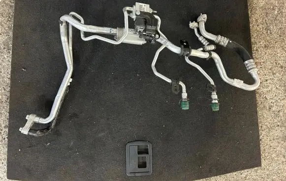 Jaguar I-Pace Air conditioning (A/C) pipe/hose J9D38D308AA 20190704 G01169QBEG1