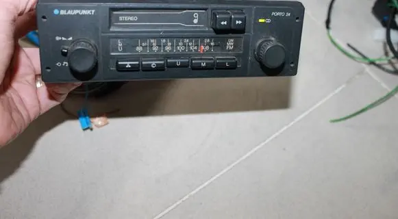 Radio/CD/DVD/GPS head unit