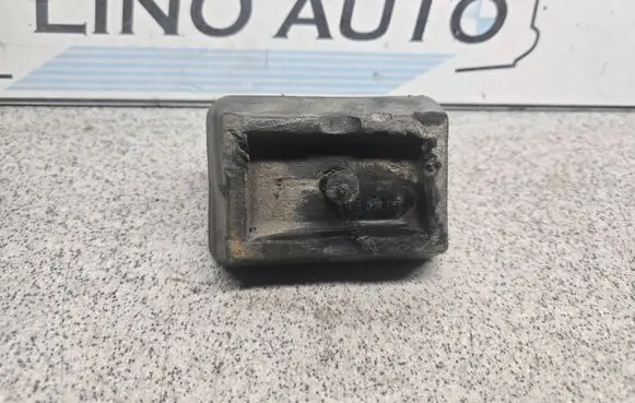 BMW X3 E83 Jacking socket point 8268885