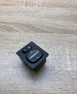 Toyota Avensis T250 Wing mirror switch 769746B 183574