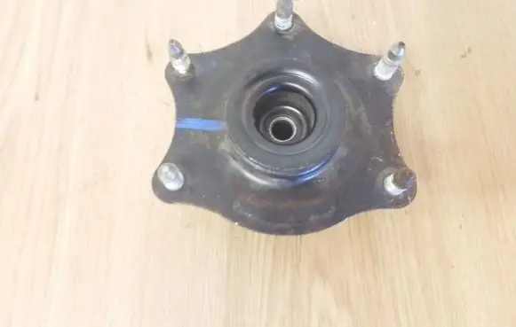 Honda CR-V Front upper strut mount 