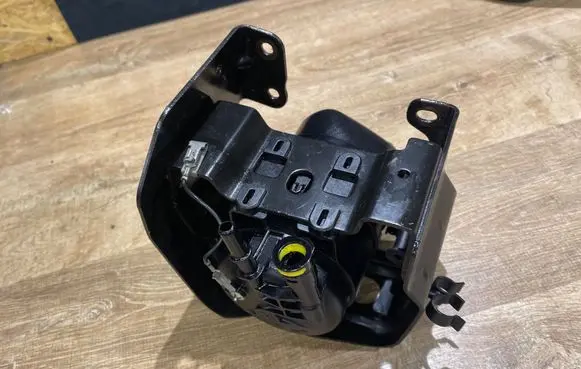 Land Rover Range Rover Evoque L538 Fuel filter bracket/mount holder HJ329D202AC