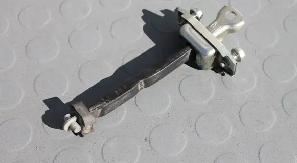 Toyota RAV 4 (XA30) Front door check strap stopper 