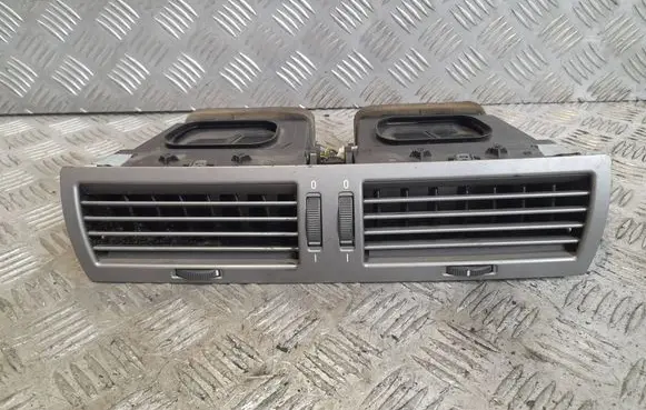 BMW 7 E65 E66 Dash center air vent grill 8223599