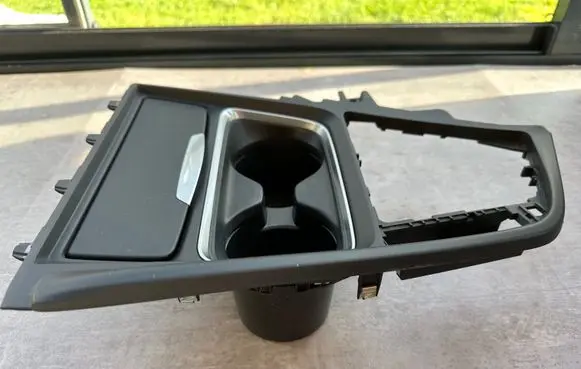 Cup holder front