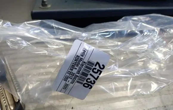Tesla Model S Front fender indicator light 