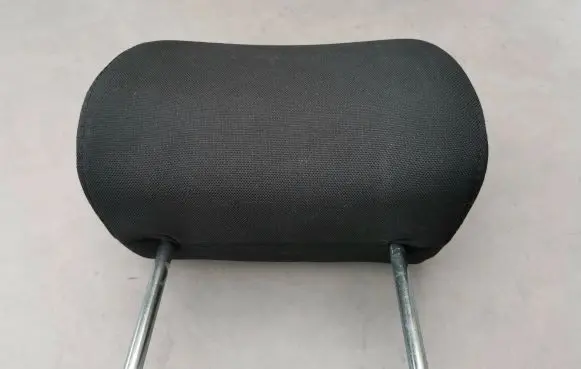Toyota Avensis T250 Rear seat headrest 