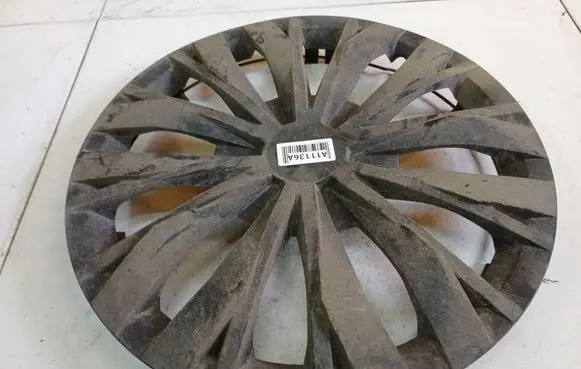Dacia Sandero R15 wheel hub/cap/trim 