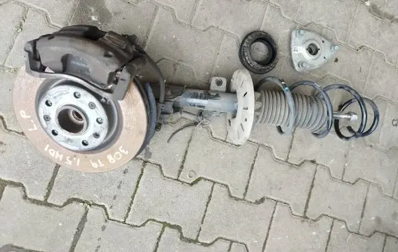 Peugeot 308 Front wheel hub spindle knuckle