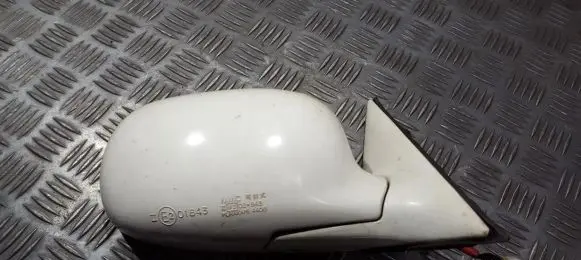 Mitsubishi Galant Front door electric wing mirror e201843