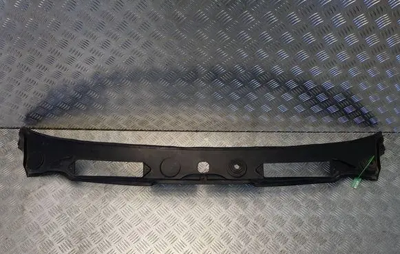 BMW 1 E82 E88 Wiper trim S27705654 7058220