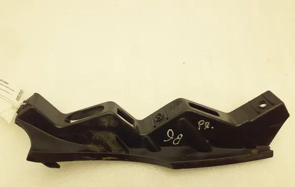 Volkswagen PASSAT B6 Front bumper mounting bracket 3C0807890