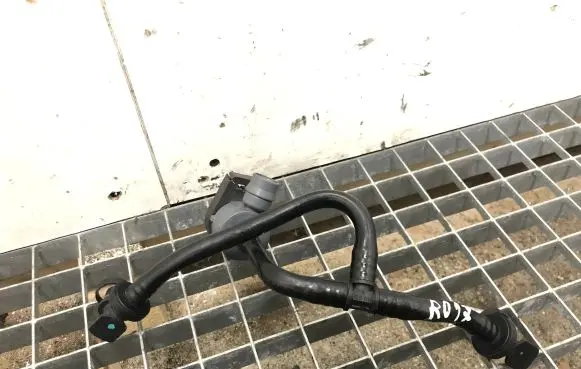 BMW M4 F82 F83 Breather/breather pipe/hose 7636149