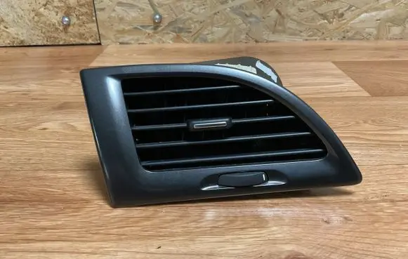 Renault Megane III Dashboard side air vent grill/cover trim 