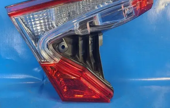 Toyota C-HR I Boot/trunk interior light 81590F401000