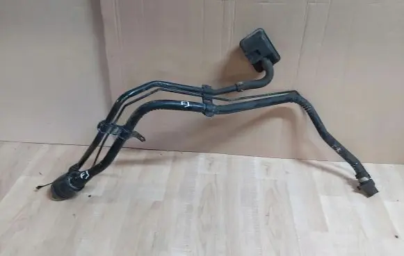 Toyota FJ cruiser Fuel tank filler neck pipe 