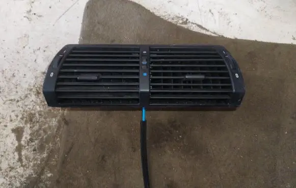 BMW X5 E53 Dash center air vent grill 8402221
