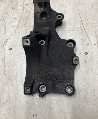 Skoda Octavia Mk2 (1Z) Generator/alternator bracket 038903143AF A1519C03CFC