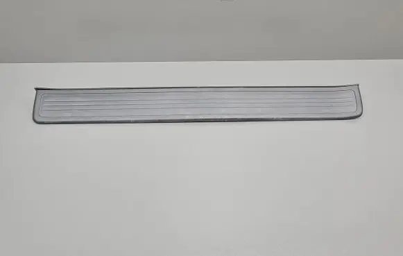 Honda CR-V Front sill trim cover 84202SWAA012M1