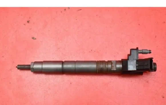 Volvo XC60 Fuel injector 31303238