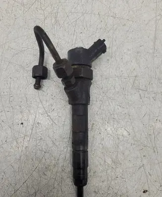 Fuel injector