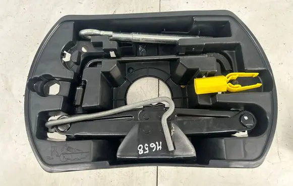 Peugeot 308 Tool set 9805820580